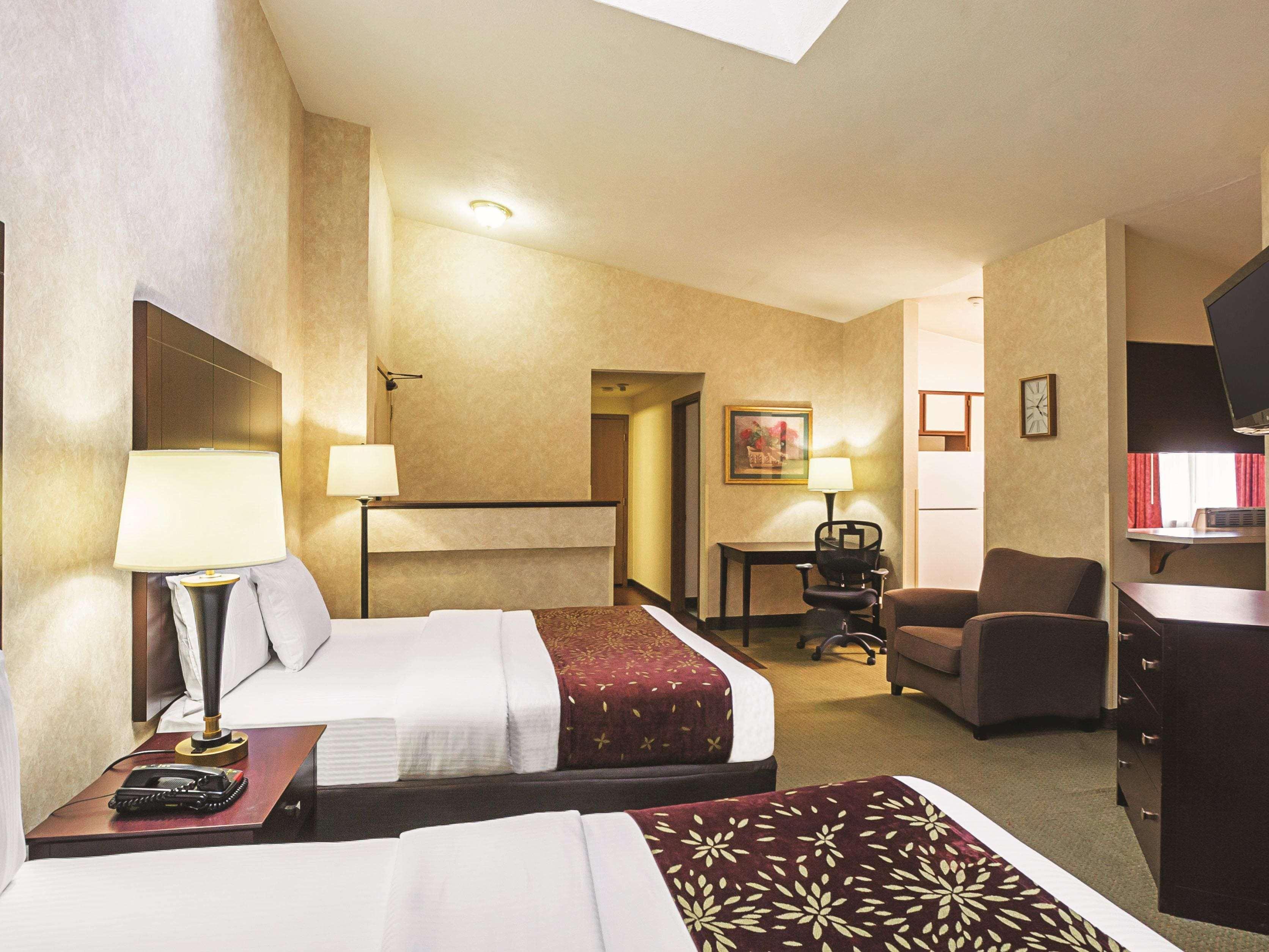 La Quinta By Wyndham Woodburn Hotel Exterior foto